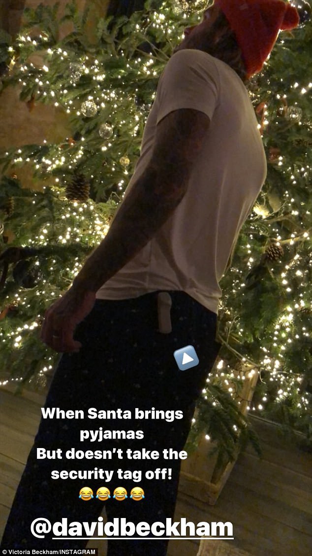 小七全家度过幸福圣诞节维多利亚喝价值1280英镑葡萄酒