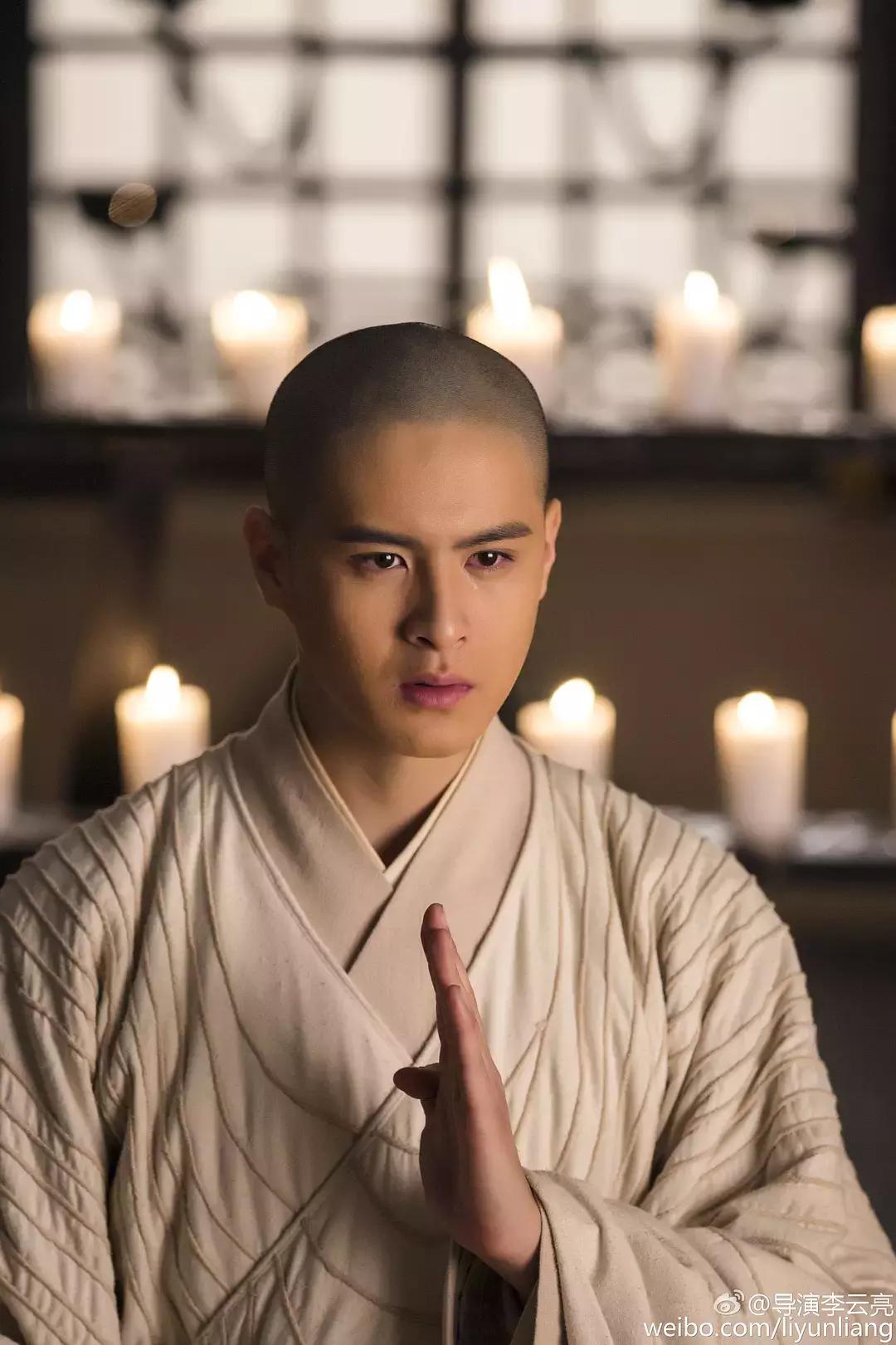 出道两年，他就挑战林峰经典角色，新戏被赞“禁欲系男神”