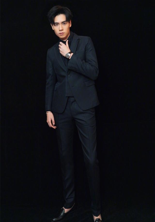 胡一天沈月深夜送祝福,高至霆沈月胡一天