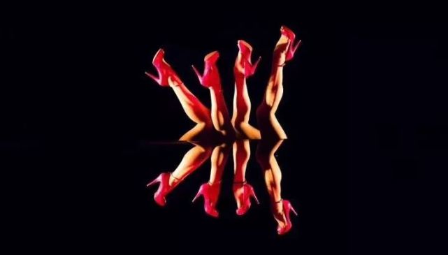 一场穿越时空的旅行,鎏金岁月属于什么类型