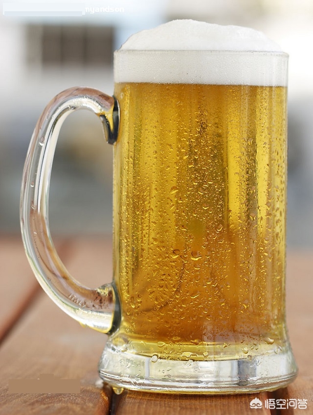 为什么喝啤酒尿多喝水尿少,为啥喝啤酒特别容易尿
