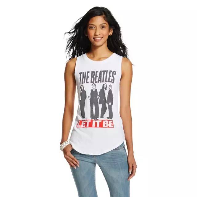 纯白的t恤搭配拉风的tee,纯白的t恤搭配拉风的tee叫什么