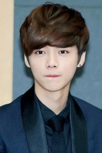 刘德华鲁豫说受伤,刘德华张韶涵现状