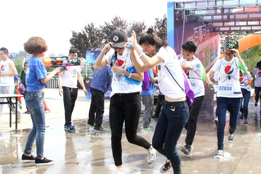 百事可乐西安不夜城活动,百事可乐西安唱歌