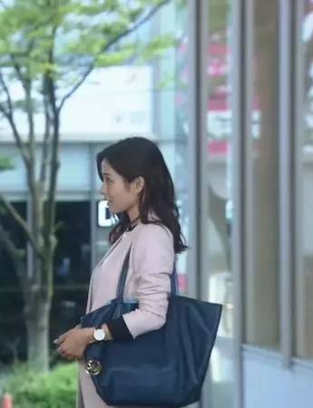 “半小时遇到4个同款”|留学生撞包大调查