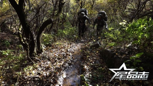 07式军靴和17式军靴对比,中国陆军07式军靴