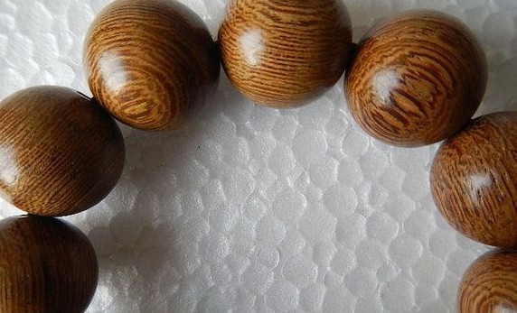 木质佛珠手串,佛珠手串用什么木质最好