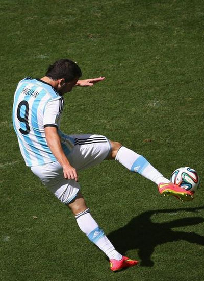 技术|贝克汉姆的圆月弯刀是这么踢出来的多多练习你也可以