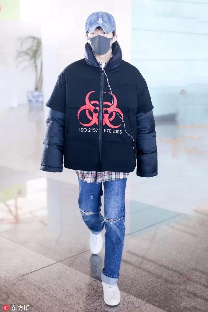 井柏然穿黑色羽绒服,井柏然穿羽绒服
