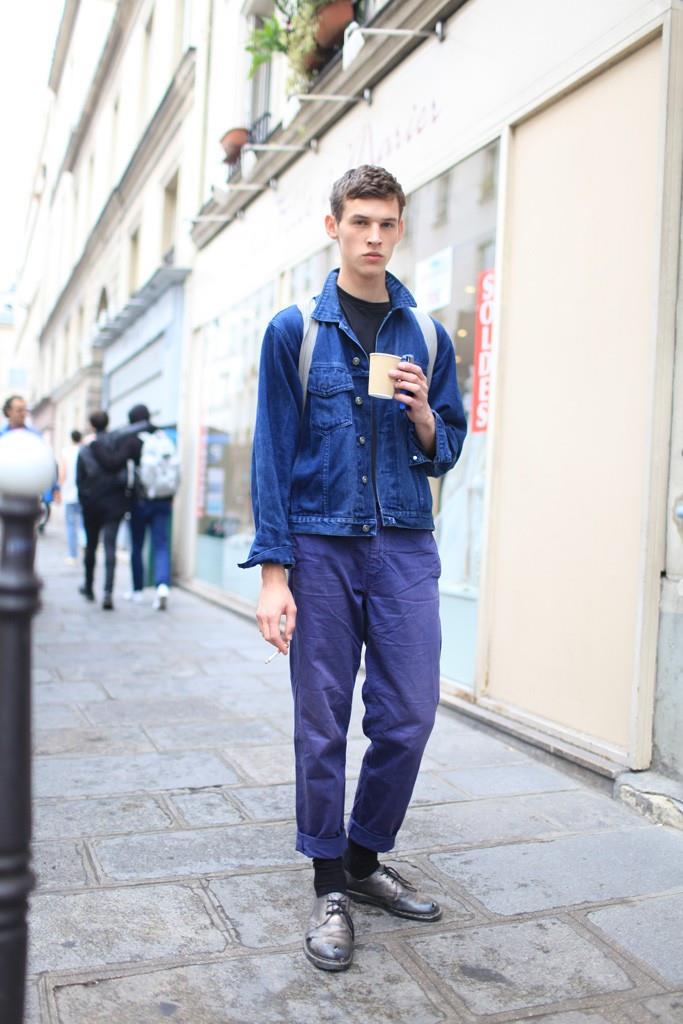 怎么选择一双合适的马丁靴,一双马丁靴的搭配