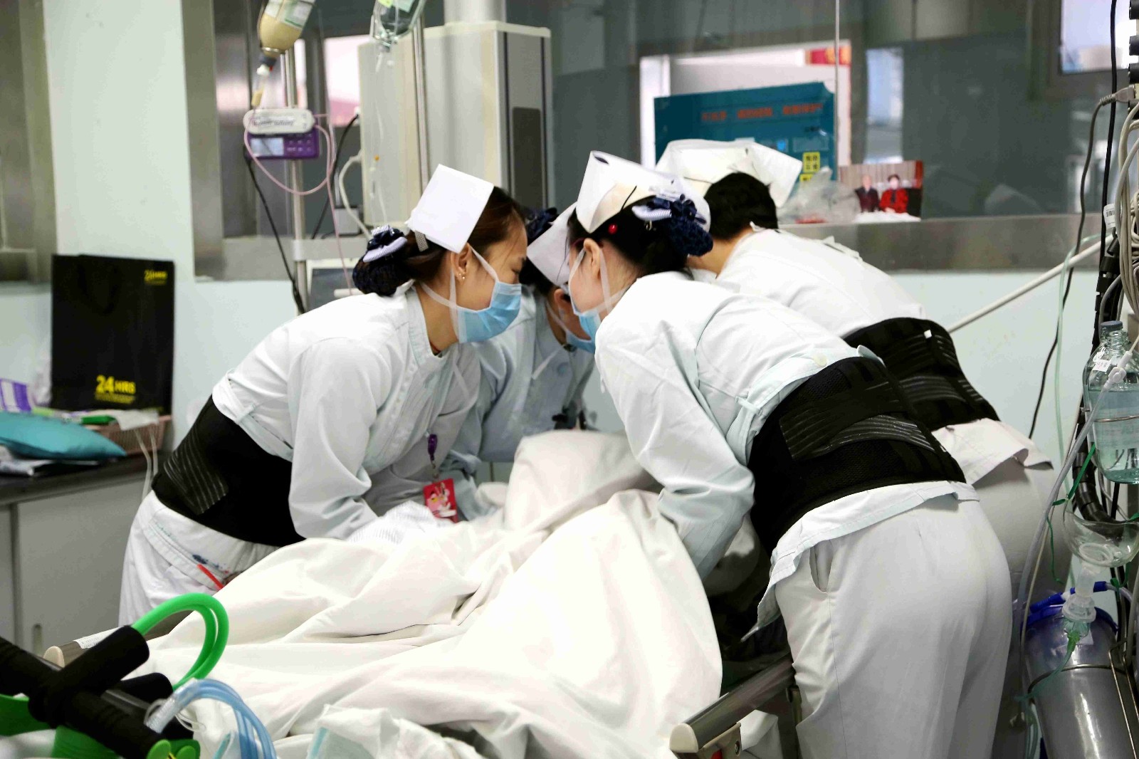 温暖人心瞬间,2020那些感动的瞬间