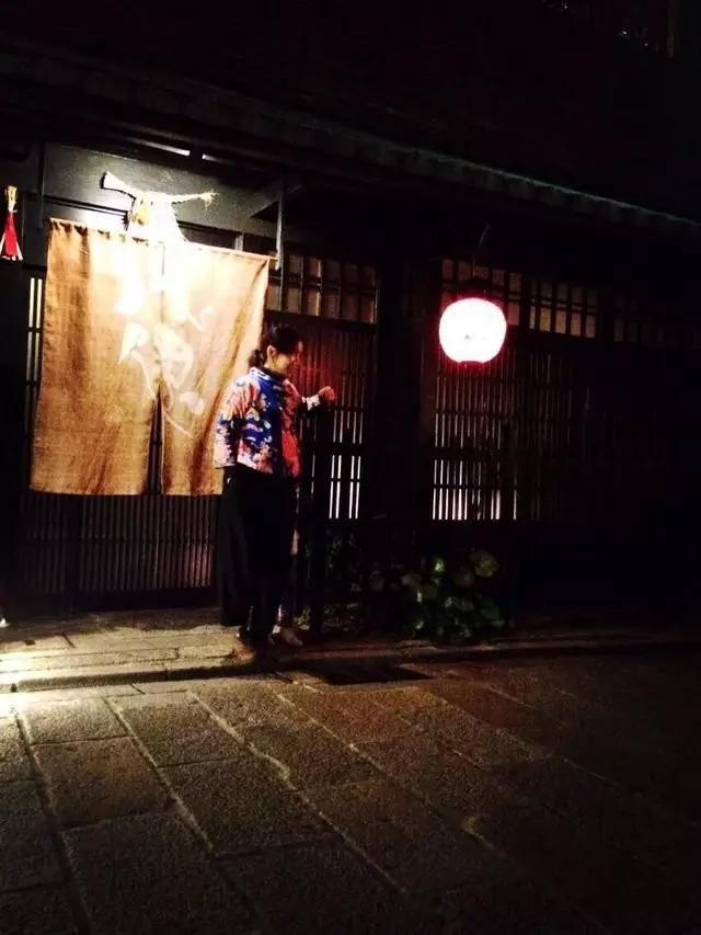 曼莉专栏｜葡萄*妞小**随妈游日本