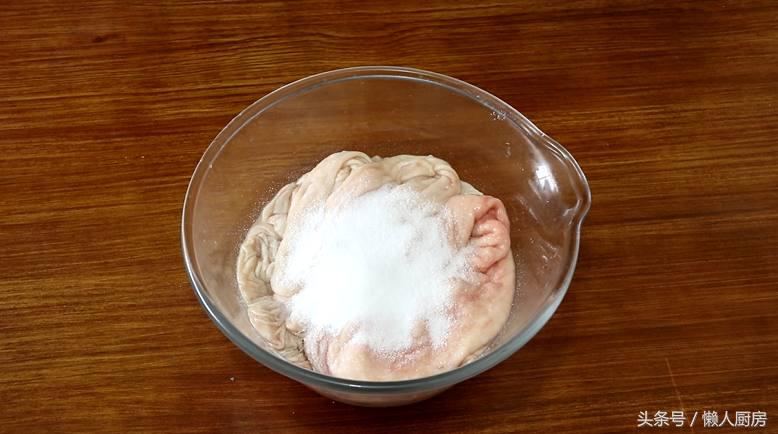 猪大肠怎么处理才能去异味,如何处理猪大肠异味