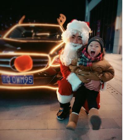 从60岁老人到一家三口，“滴滴童话雪橇车”在这个圣诞经历了什么