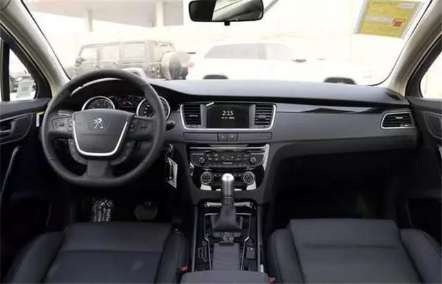 轴距2.8米，搭载宝马发动机的中级车是怎么输的，标致508告诉你！