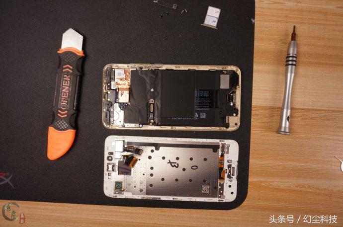 给手机换电池需要撬开屏幕排线吗,给手机换电池要更换后盖吗
