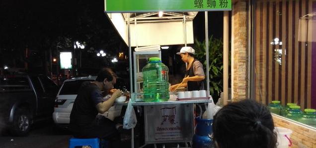 泰国阿姨煮中国美食,泰国老阿姨