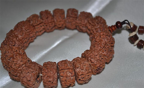鸡翅木佛珠手串怎么盘玩,佛珠手串怎么养才起包浆