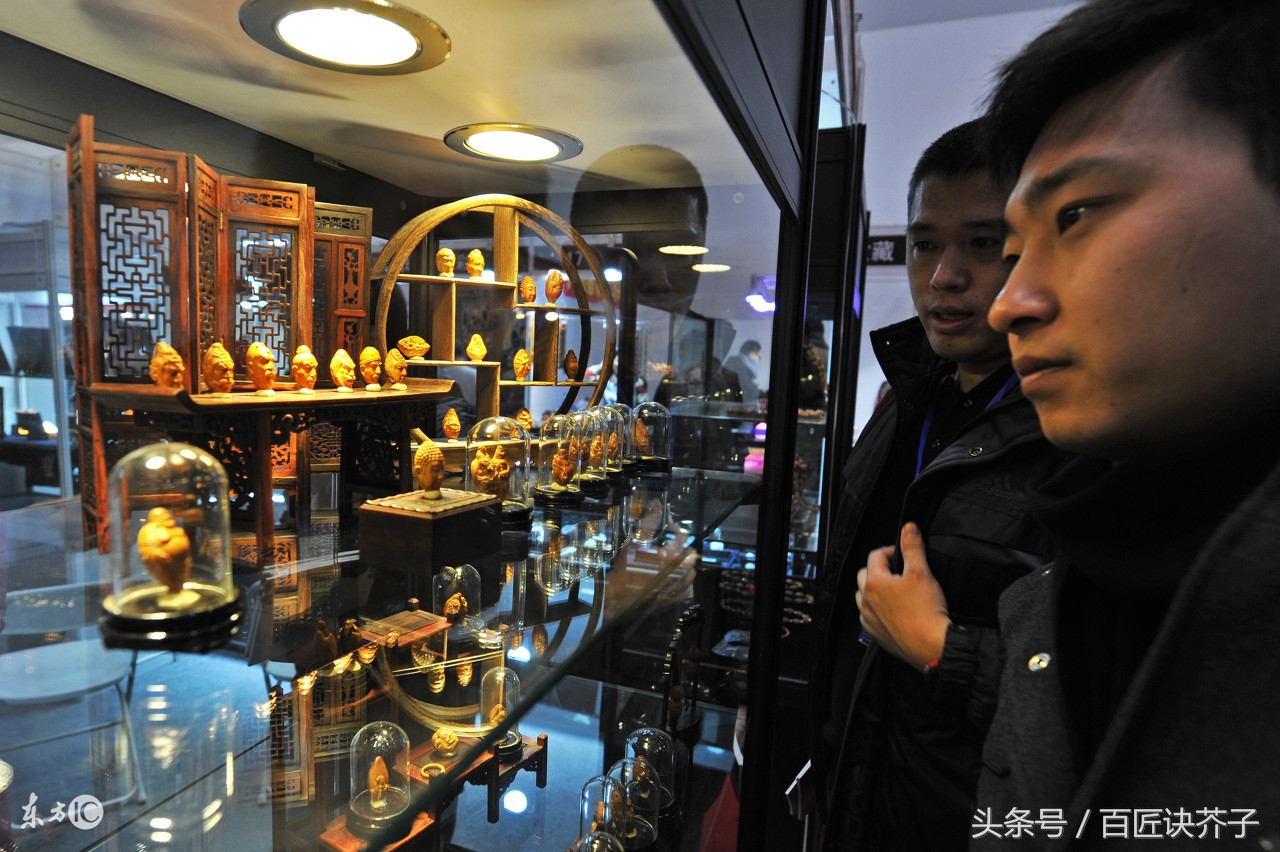 镂空雕的橄榄核雕怎么盘玩视频,娜姐说文玩全集