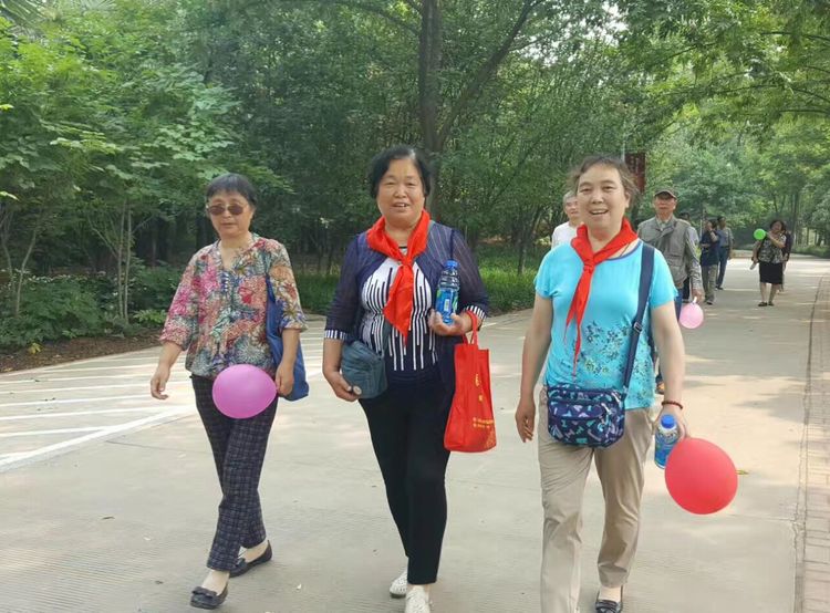 一个手机摄影师,一个摄影师日常记录生活