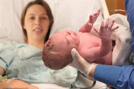 产后关键的24小时,爱美的妈妈都会这样护理!