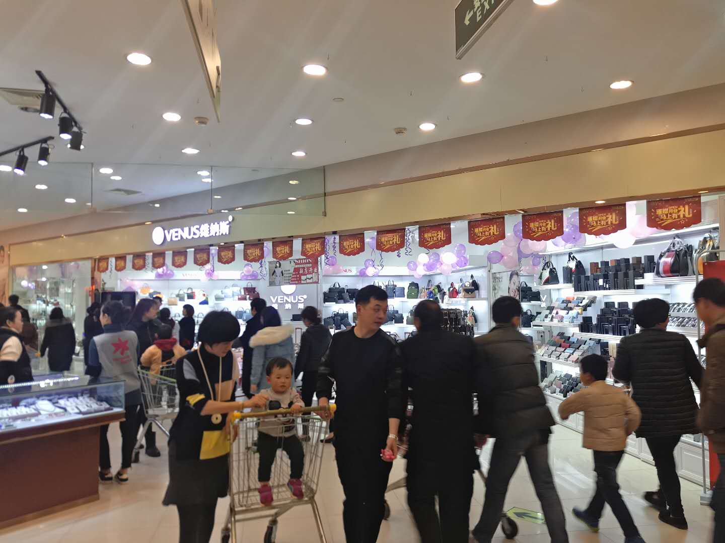 美容店开业人气爆满视频,维纳斯双十一