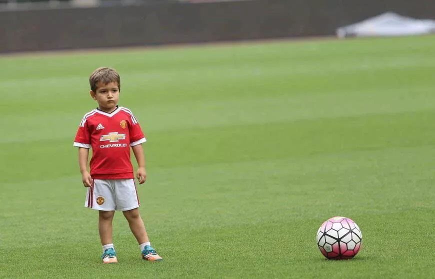 想要踢好球应该怎么做,想要踢好足球该怎样训练