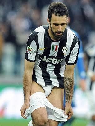 足球运动员中的种马，曾睡了600个女人