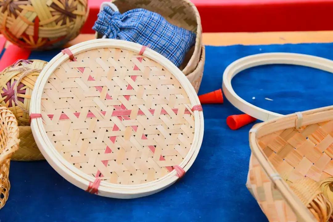 “巧手赛天工,喜庆家年华”——记崇文门中学主题工作坊