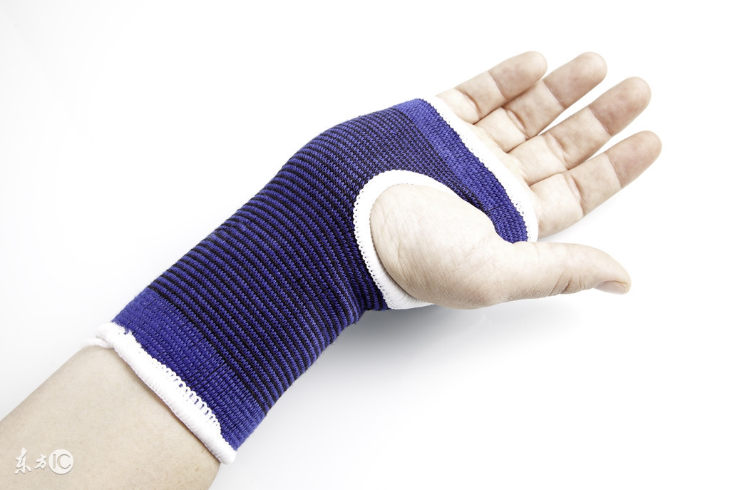 抱娃多手腕疼怎么回事,抱孩子宝妈手腕疼