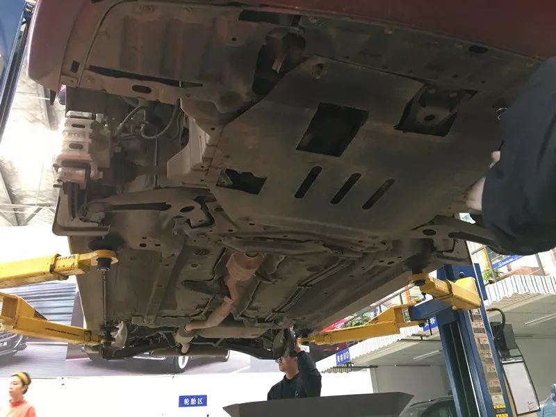 老迈腾和新迈腾综合测评,7年车大保养都需要做什么