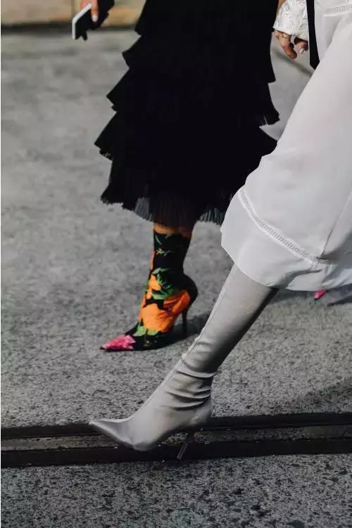 适合小姑娘的靴子20到25岁,男士雪地靴加绒加厚保暖防寒靴子