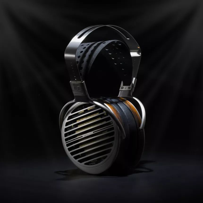 设备总价值超过80万，快来周六来发烧耳机俱乐部沙龙