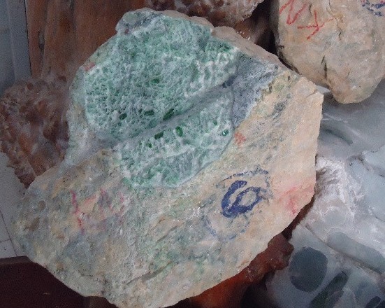 收破烂小伙得一千万,收破烂小伙买石头