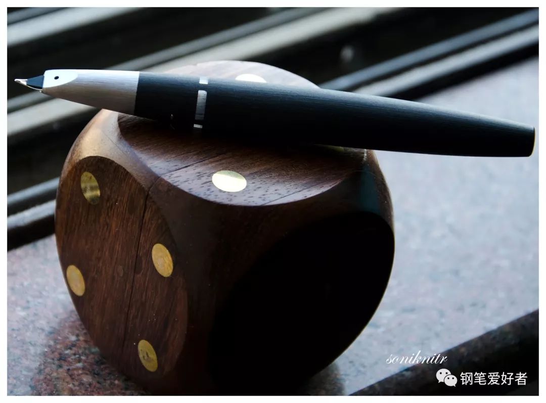 凌美2000钢笔深度评测,德国凌美lamy2000怎么加墨水