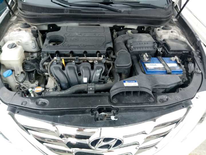 13款索纳塔八带全景天窗的配置,索纳塔9代2.0自然吸气全景天窗