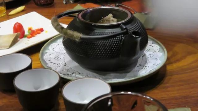 车窦｜摇滚派对震车窦，异国佳肴逗味蕾