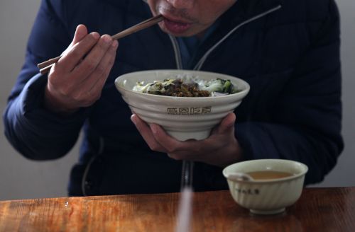 寄居三板桥底打工仔阿貌的一天