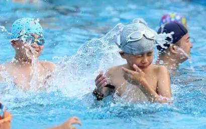 昆明呈贡区游泳馆游泳价格表,昆明游泳馆预约