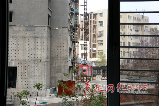 卧室空调会吹出有毒有害的风吗,房间有臭味空调开送风有效吗