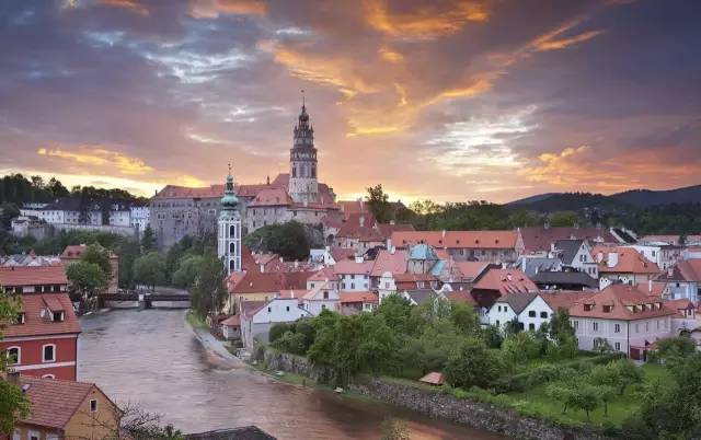 恋与制作人能玩到头吗,恋与制作人相伴时光