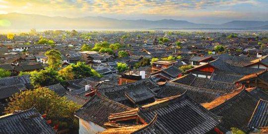 丽江古城多家便利店摆放“老*机虎**”等以赌博为目的游戏机被警方查获