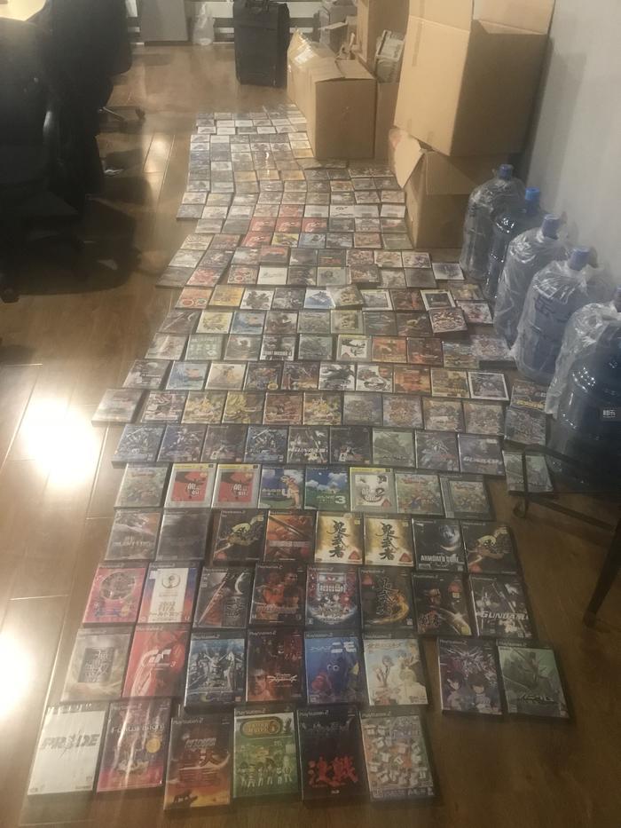 我们买了5箱随机200张的PS2光盘，体验了一把“主机游戏抽卡”