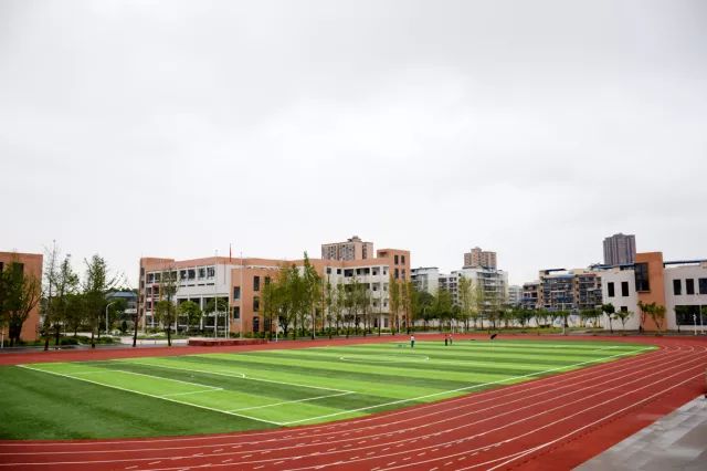 蚌埠九中有没有重点班,安徽蚌埠家长去看即将高考孩子