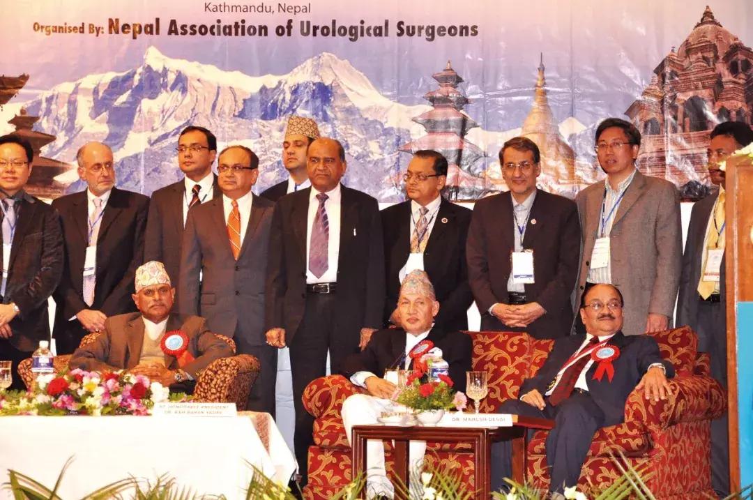 他把人体的“下水道工程”做到极致患者称他是泌尿结石终结者