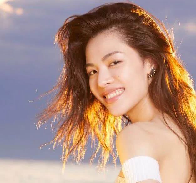 买三个lv包送什么,买lv三合一