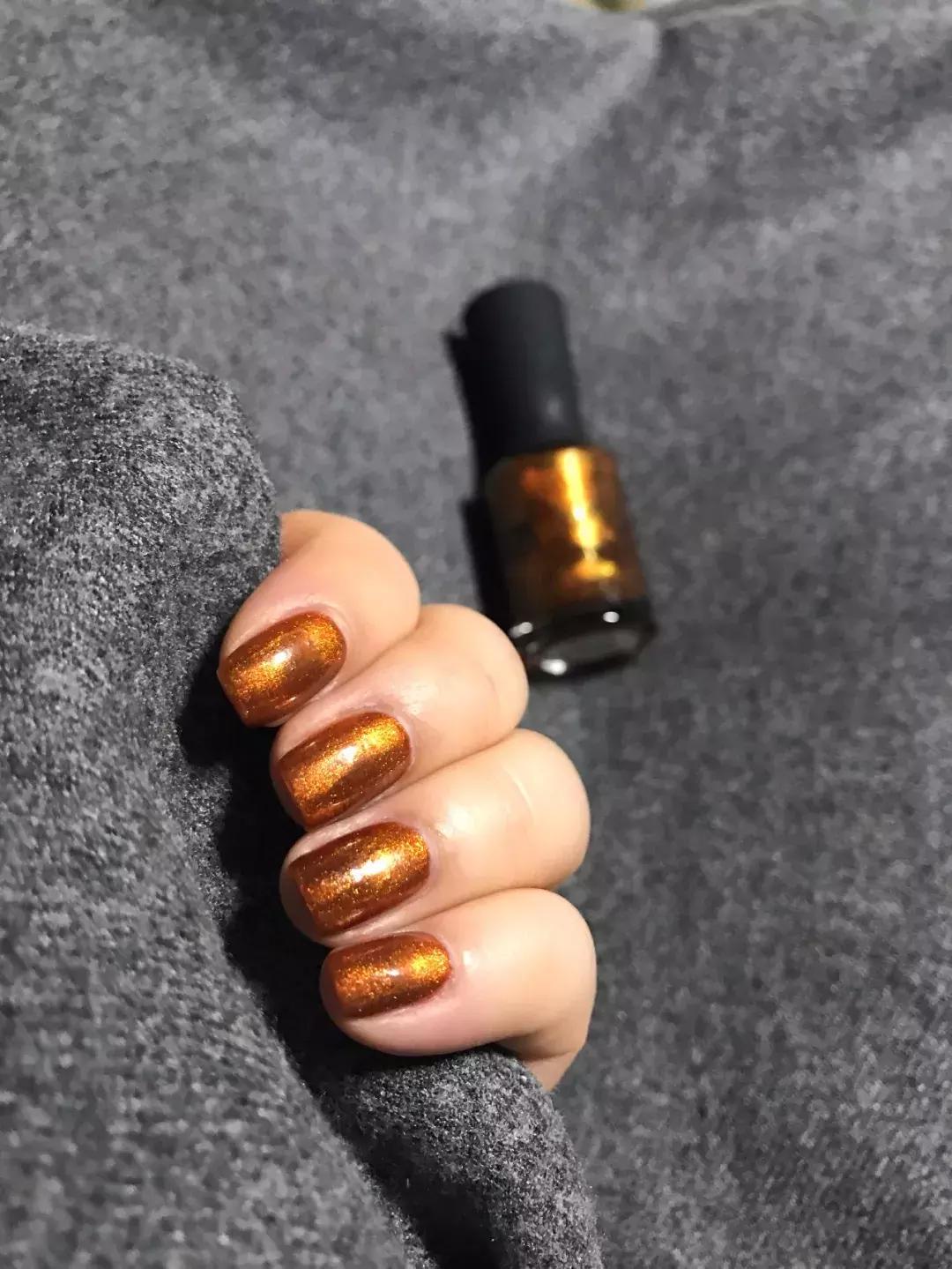 红色挑心系列美甲,明星同款纯色美甲推荐