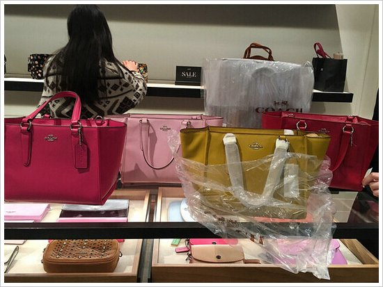 富家千金到自家商场消费,富家千金到商场买东西