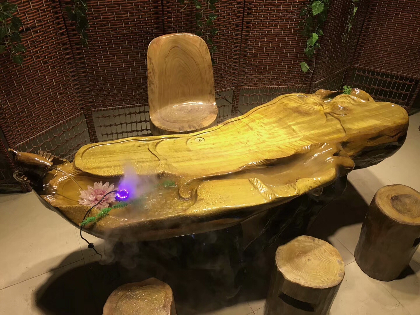 閲戜笣妤犳湪鏍归洉鑼跺彴娆ｈ祻,閲戜笣妤犳湪鏍归洉鑼跺彴鐩存挱