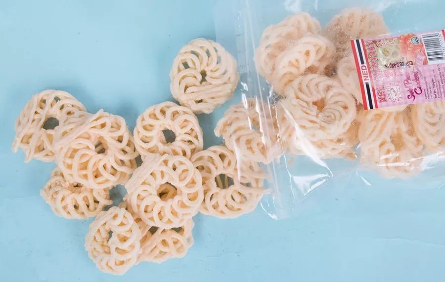 东南亚最好吃的虾片牌子,新加坡餐厅里的虾片